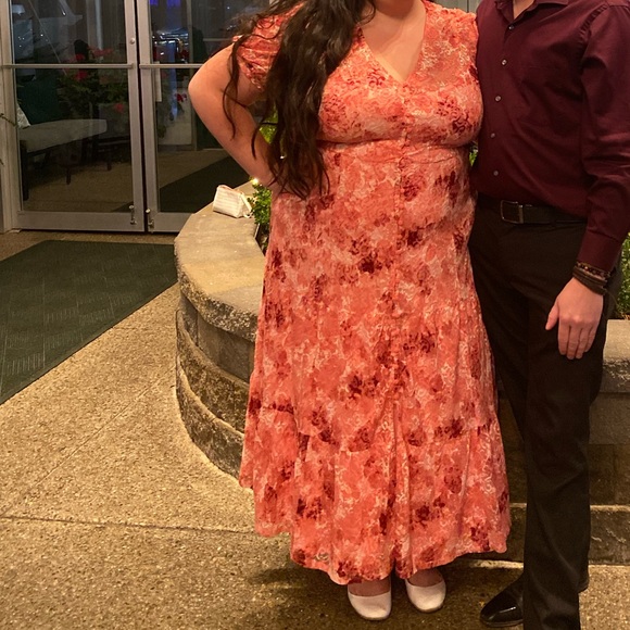 FREE 📦 3X Pink/Red Floral Plus Size Torrid Dress - Picture 3 of 6